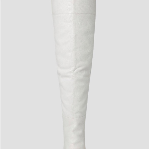 Over the knee - Snakeskins😍 - Picture 5 of 8